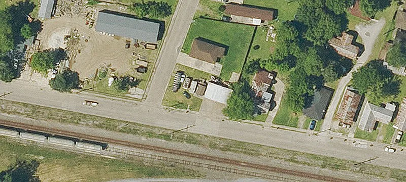 905 Railroad Ave