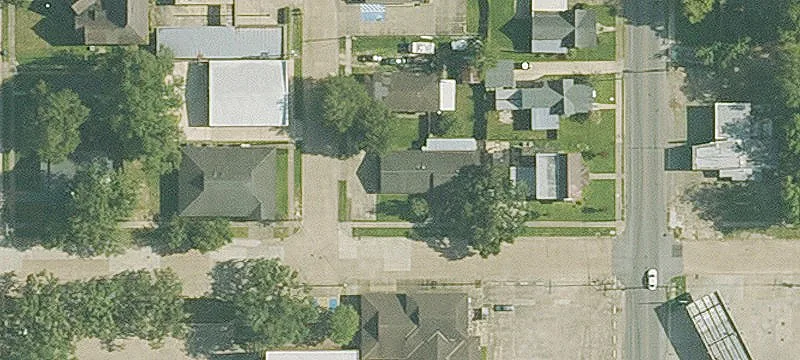 302 Nezpique St