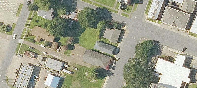 10 Oak St
