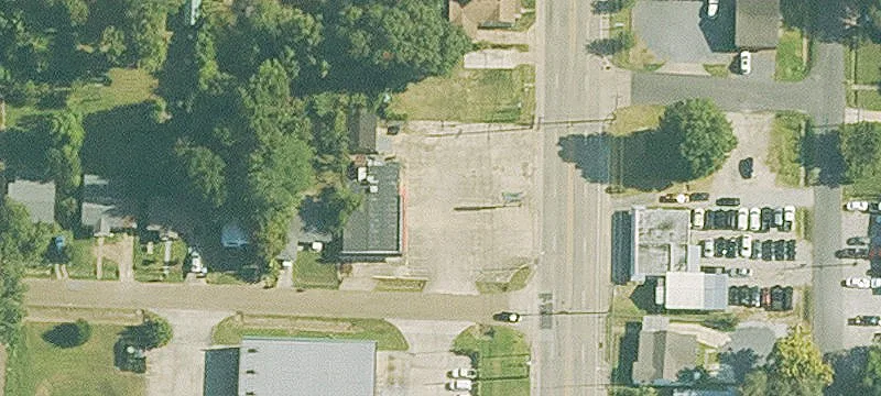 2201 Main St
