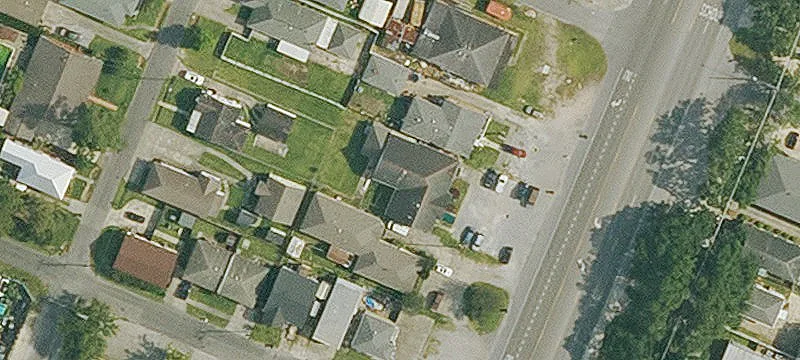 2114 Paris Rd