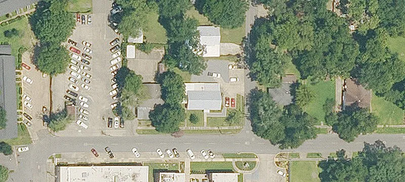 300 Walnut Ave
