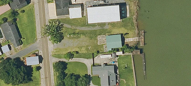 1220 Main St