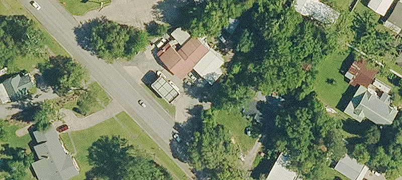 906 Main St