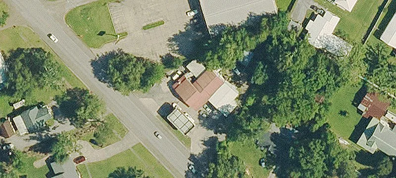 906 Main St