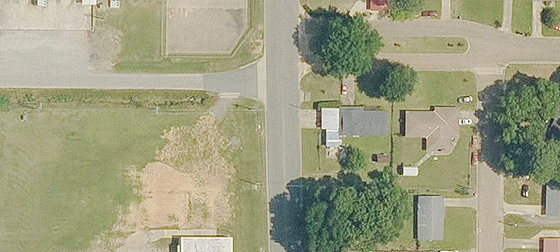 102 Robertson Dr