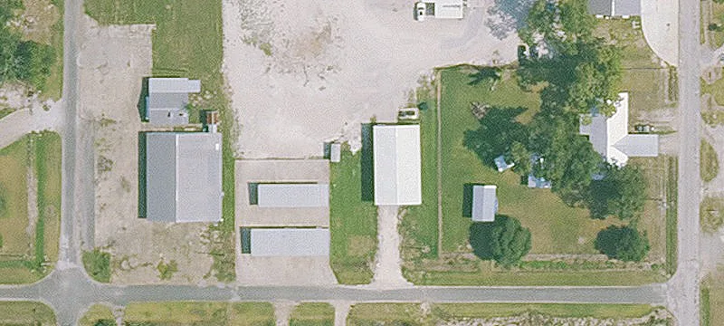 808 Monnik Ave