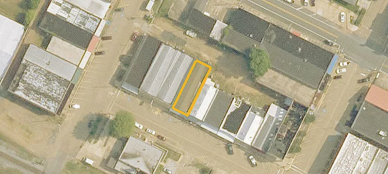 1976 Railroad Ave