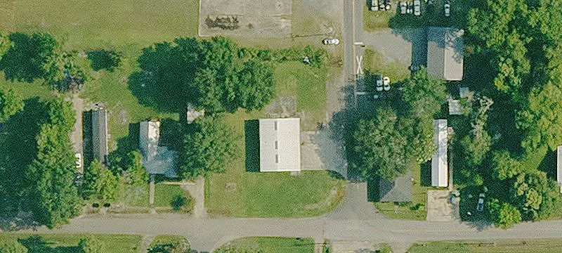 3950 La 81st N