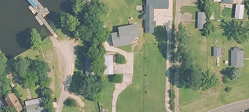 7566 Lakeshore Dr
