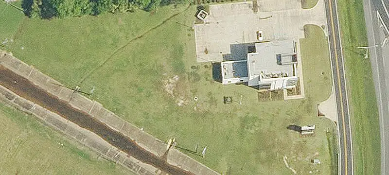 2204 Macarthur Dr