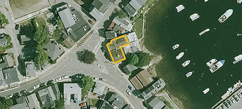 11 Dock Sq