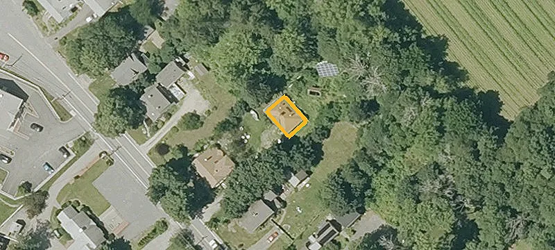 12 Maple St