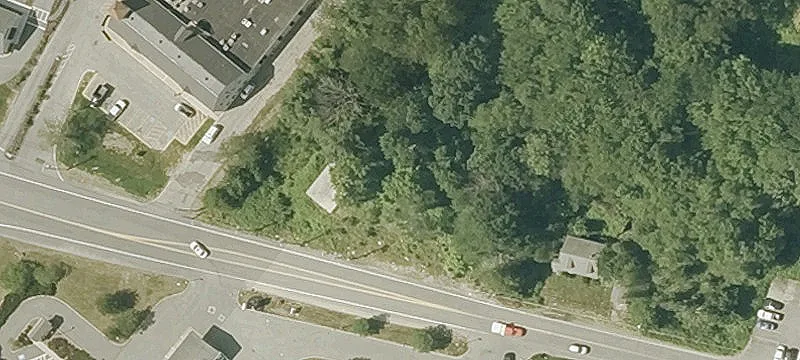 4 Ayers Vlg Rd