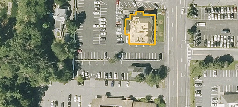 1077 Main St