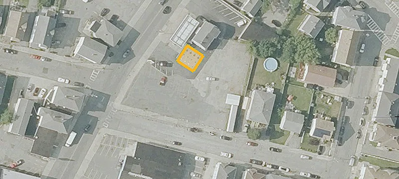 1732 Main St