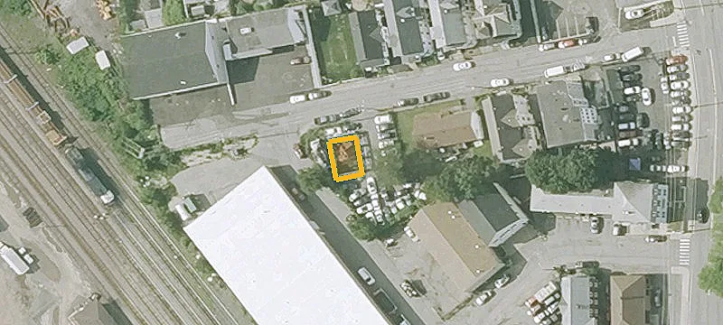 30 Ellsworth St