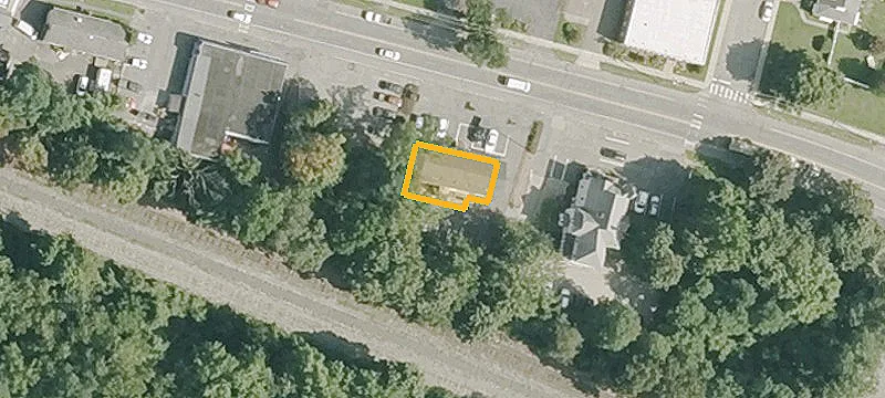 1504 Main St