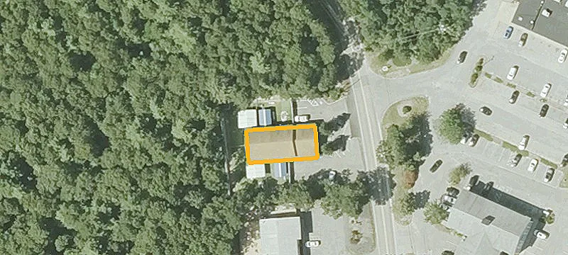 16 Hedges Pond Rd
