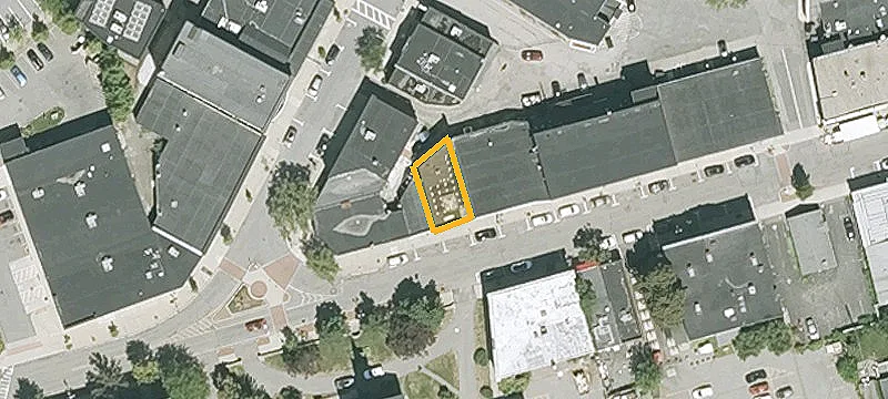 81 Main St