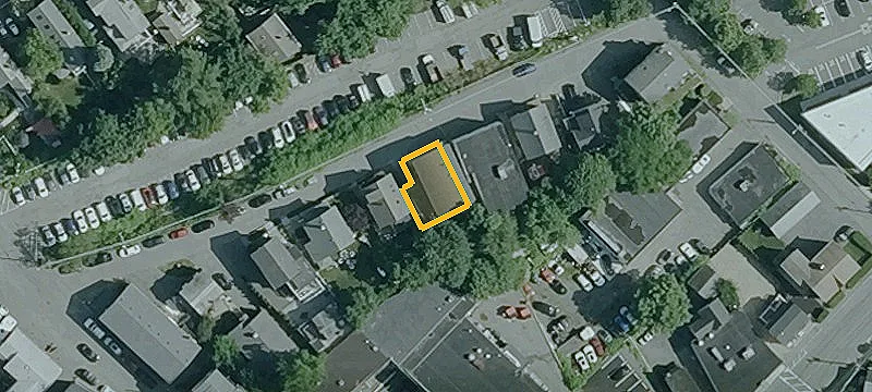 18 Anderson St