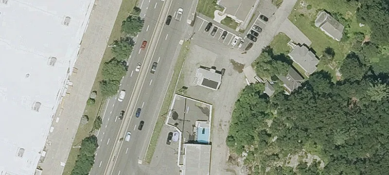 17 Lark Ave