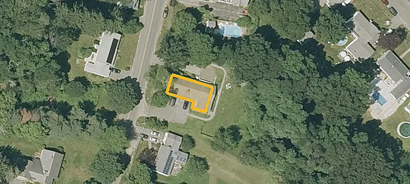 148 Kingsbury Ave