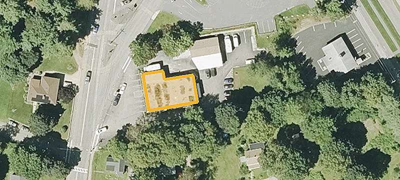372 Main St