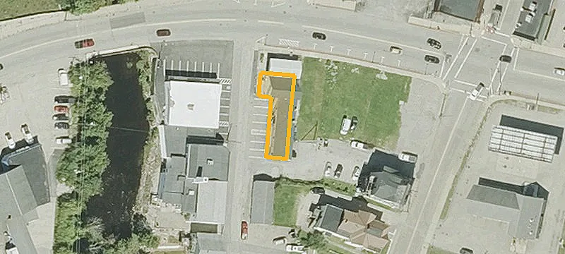 32 Main St