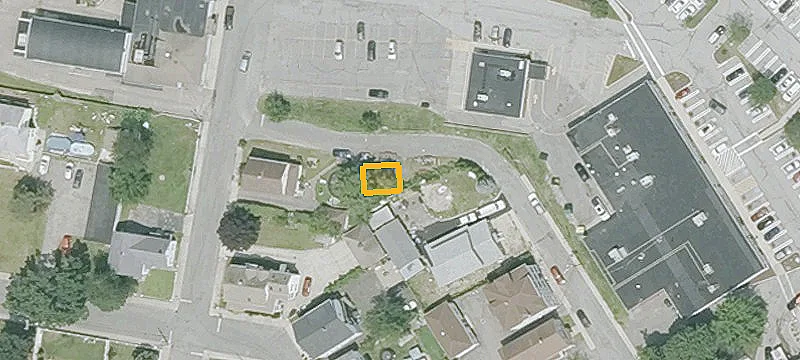 18 Auclair St