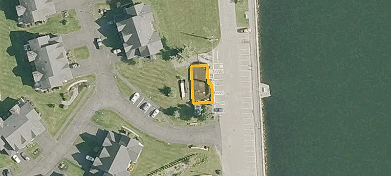 84 Lakefront Ave