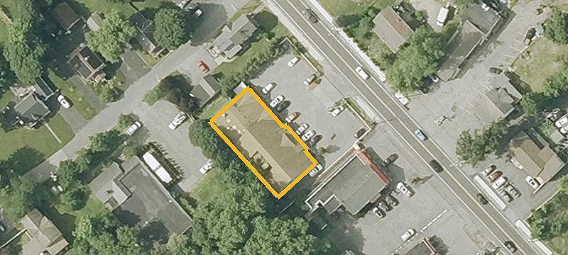 1081 Main St