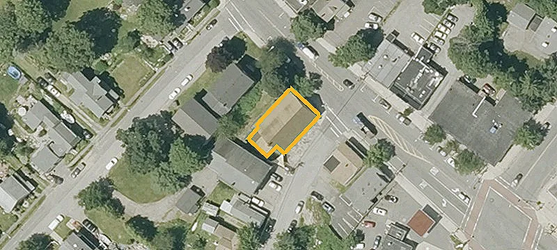 28 Main St