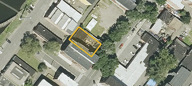 385-387 Main St