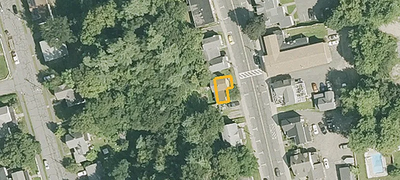 221 Main St