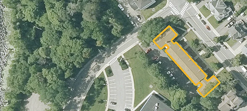 48 Woerd Ave