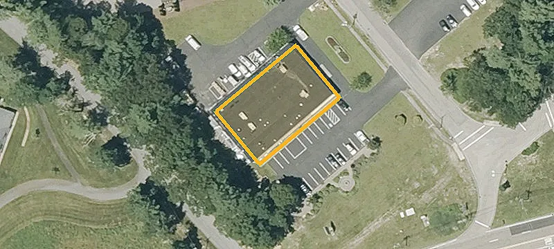 6 Riverside Dr