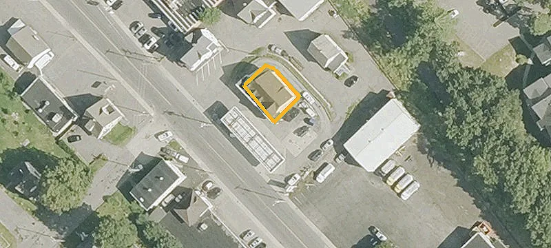 689 Main St