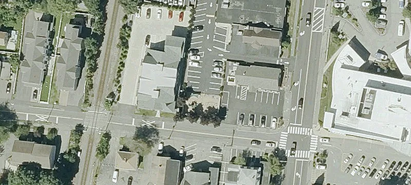 Oak St