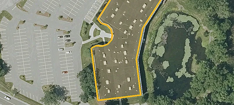 101 Edgewater Dr