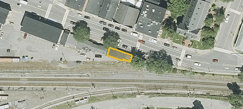 12-16 Main St