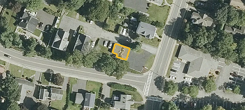 300 Main St