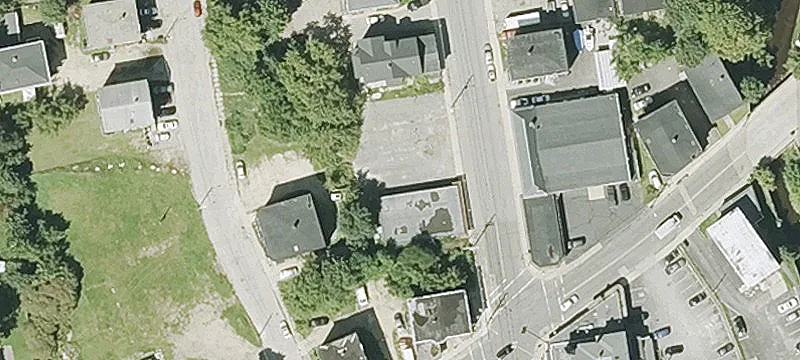 213 Mechanic St