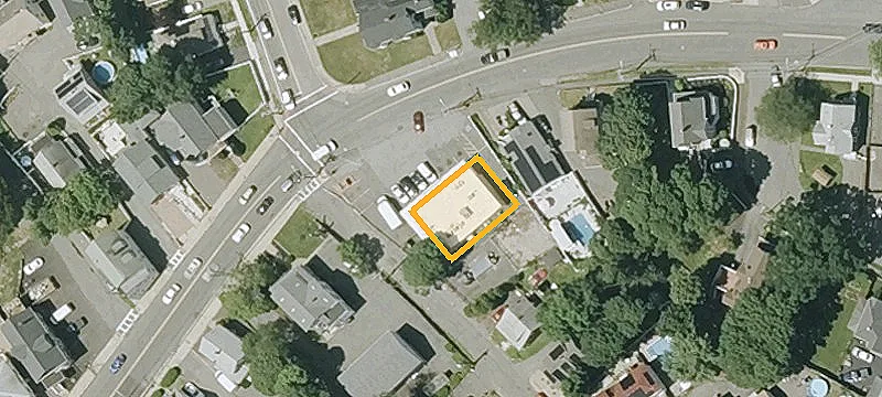 386 Lincoln Ave