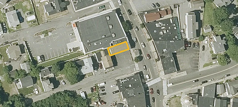502 Main St
