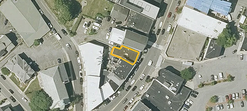 418 Main St