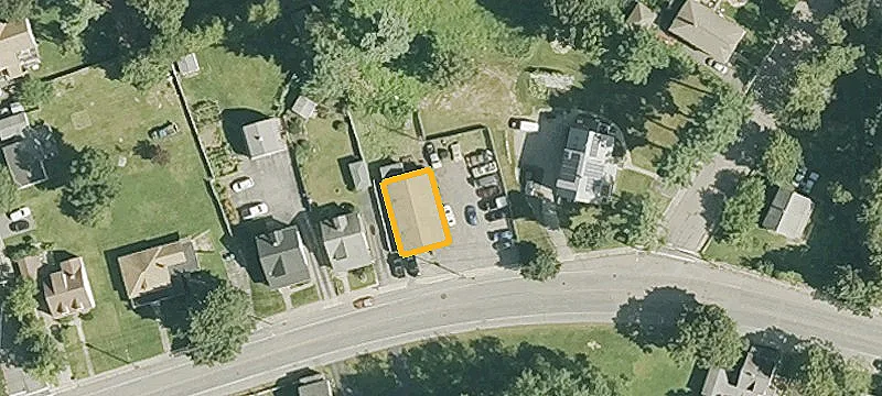 105 Douglas St