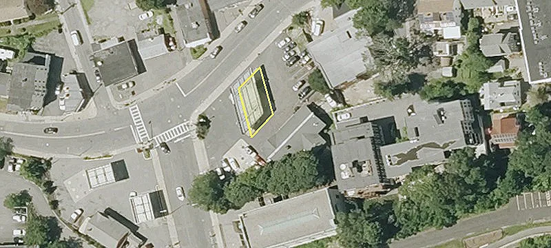 70 Riv St