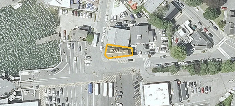 29 Railroad Ave