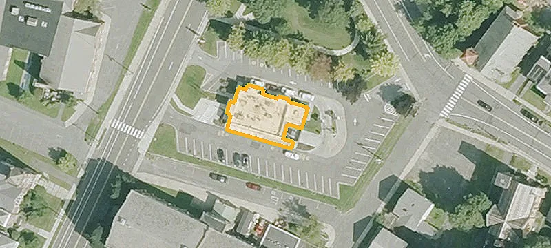 12 Commercial St